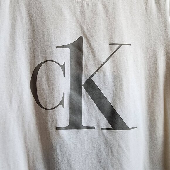 Calvin Klein White Cropped Logo T-Shirt Size Small - Picture 7 of 12